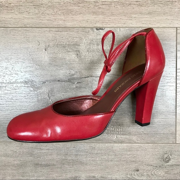SOLD 50% Off Sale! ENZO ANGIOLINI • Leather Heels - Picture 2 of 13